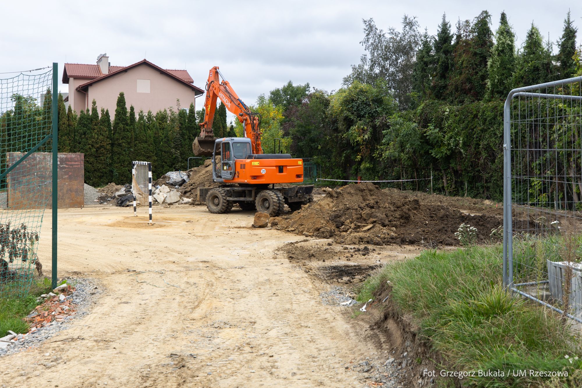 zdjęcie z terenu budowy rzeszowskiej szkoły Podstawowej nr 21 przy ul. Miodowej, fot. Grzegorz Bukała, Urząd Miasta Rzeszowa